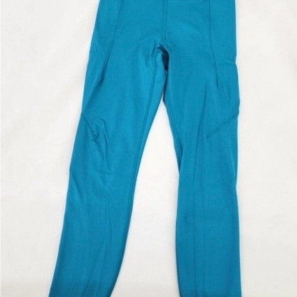 ALL IN MOTION Woman's High-Rise Leggings with Zipper Pockets​​​ - Picture 5 of 7